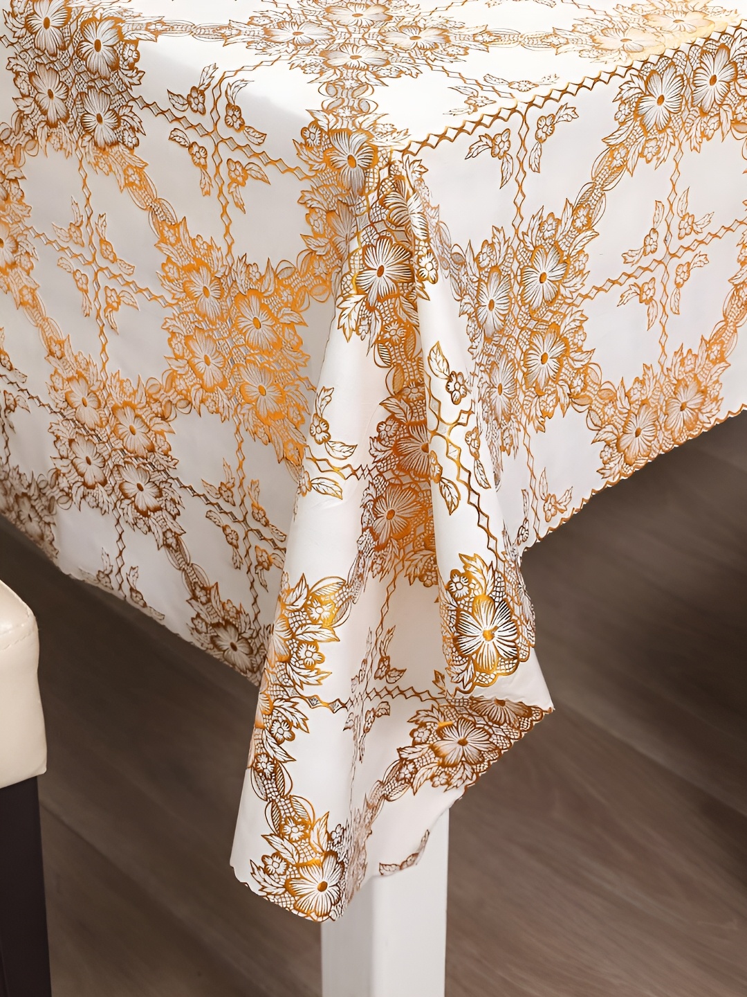 

HOKIPO Gold Toned & White 4 Seater Floral Rectangle Table Cover