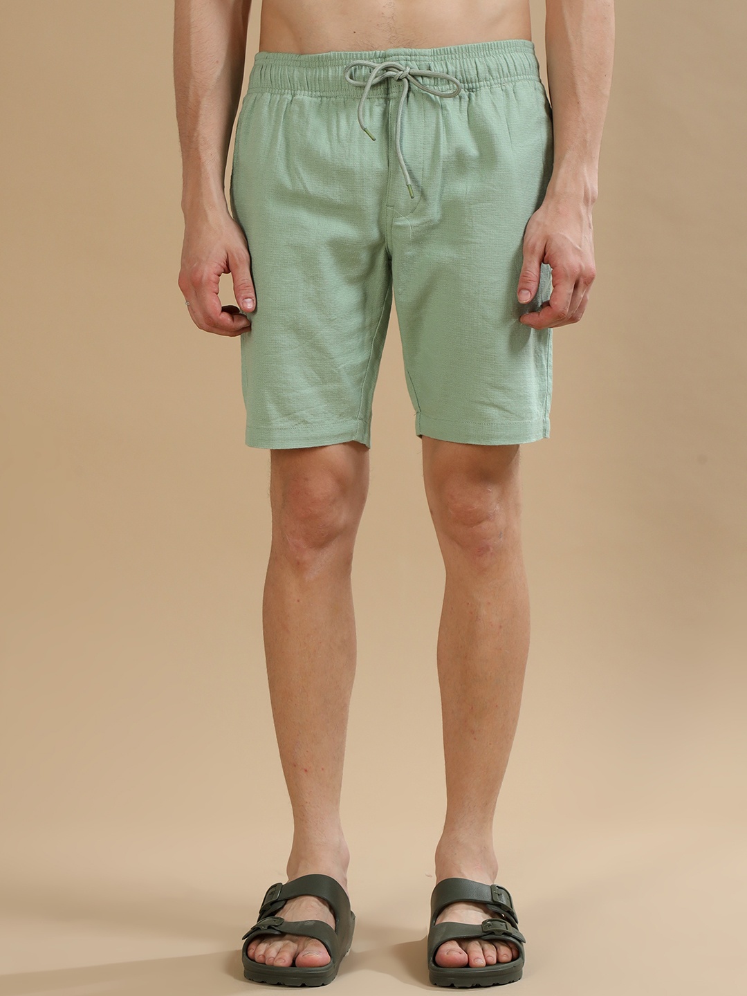 

Bushirt Men Mid-Rise Regular Fit Linen Shorts, Lime green