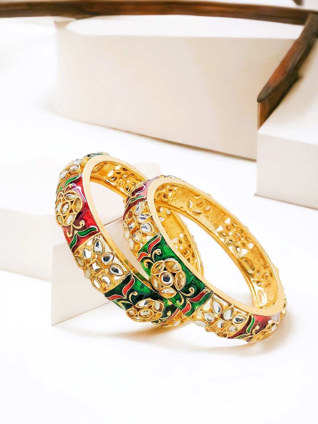 

FEMMIBELLA Set Of 2 Gold Plated & Kundan Studded Bangles