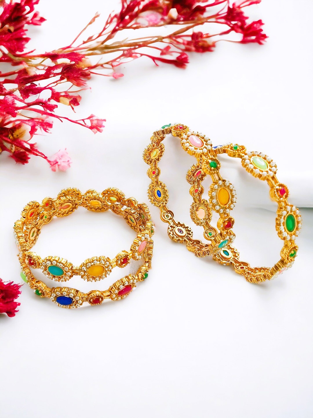 

FEMMIBELLA Set Of 4 Gold Plated & Stone Studded Bangles