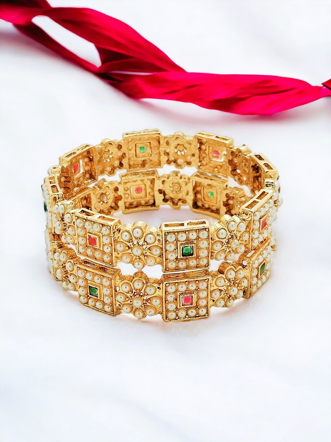 

FEMMIBELLA Set Of 2 Gold Plated & Stone Studded Bangles