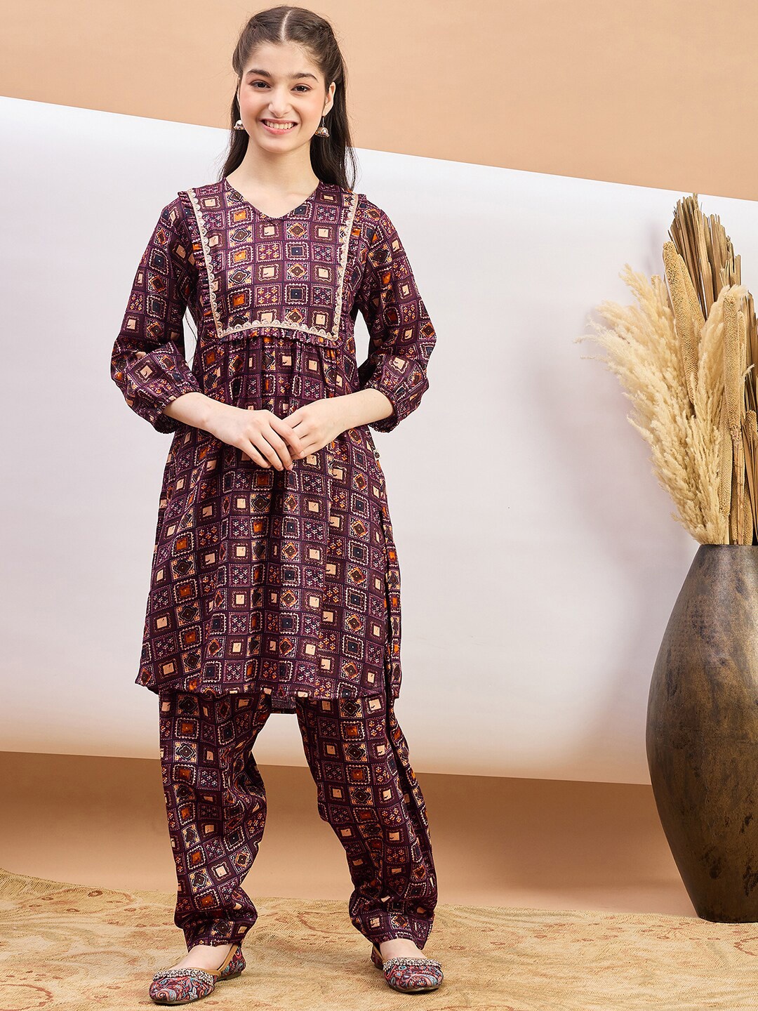 

Stylo Bug Girls Ethnic Motifs Printed Gotta Patti Pure Cotton Straight Kurta with Salwar, Maroon