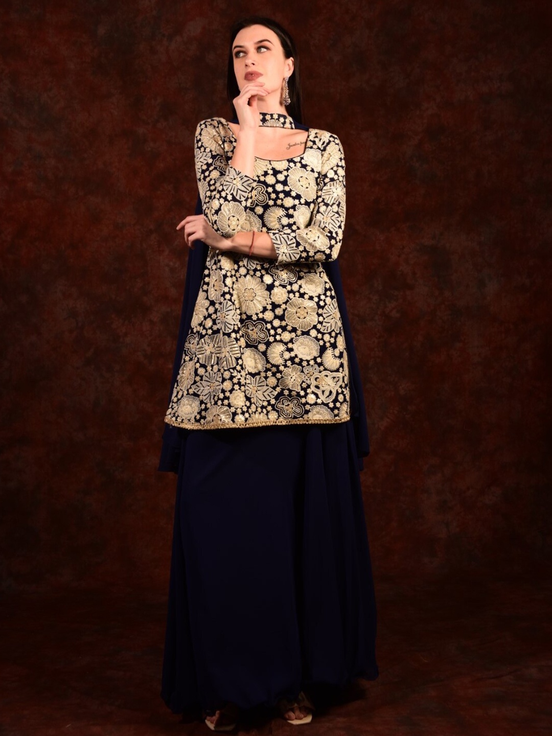 

Laalzari Floral Embroidered Square Neck Sequinned Kurta with Skirt & With Dupatta, Navy blue