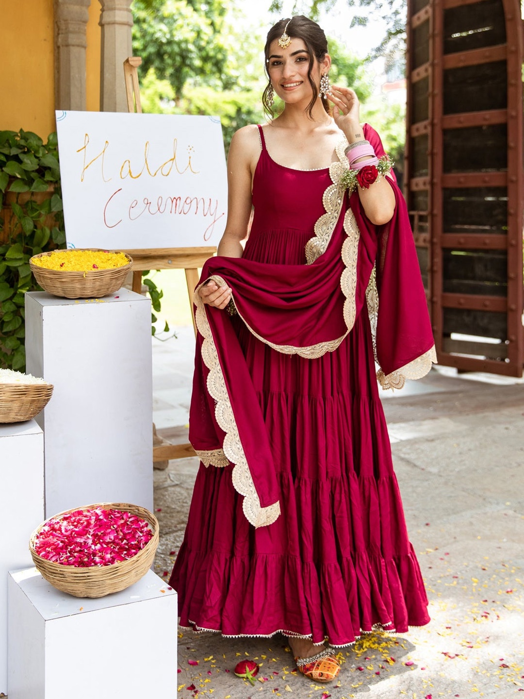 

Fusionic Women Regular Kurta with Trousers & With Dupatta, Maroon