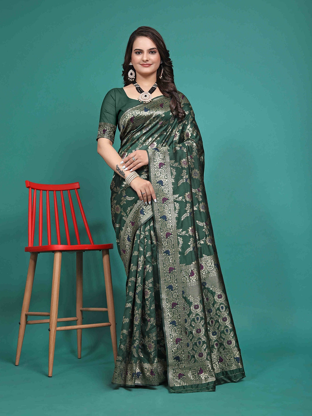 

Aagiri Woven Design Zari Art Silk Banarasi Saree, Green