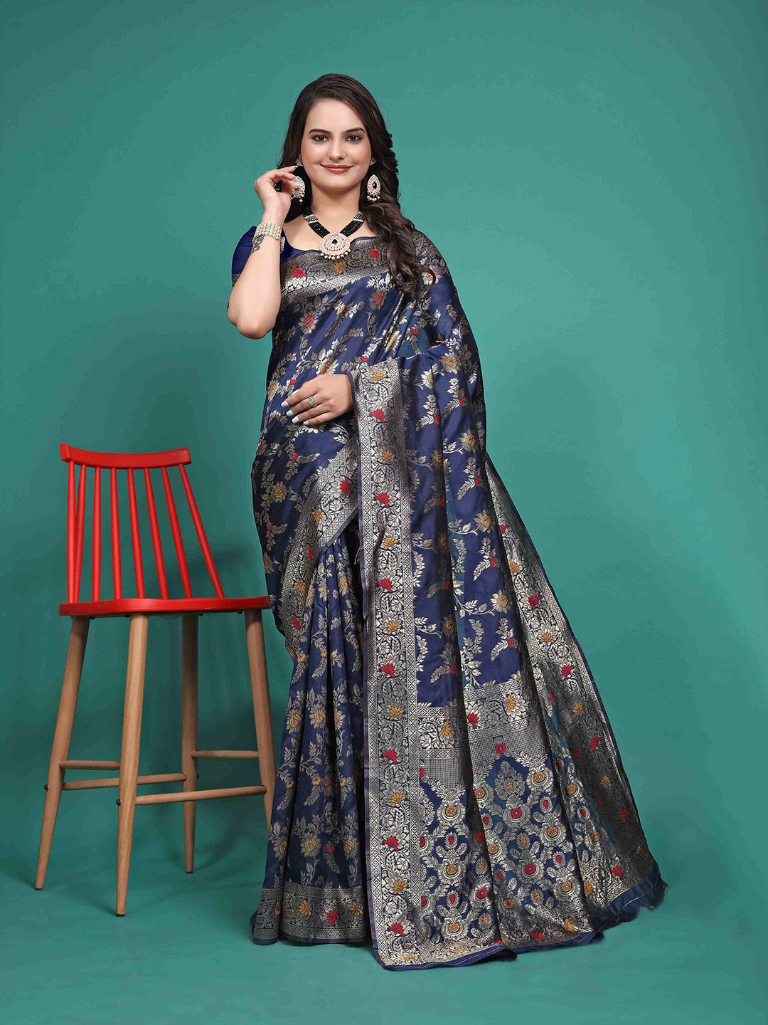 

Aagiri Woven Design Zari Art Silk Banarasi Saree, Navy blue