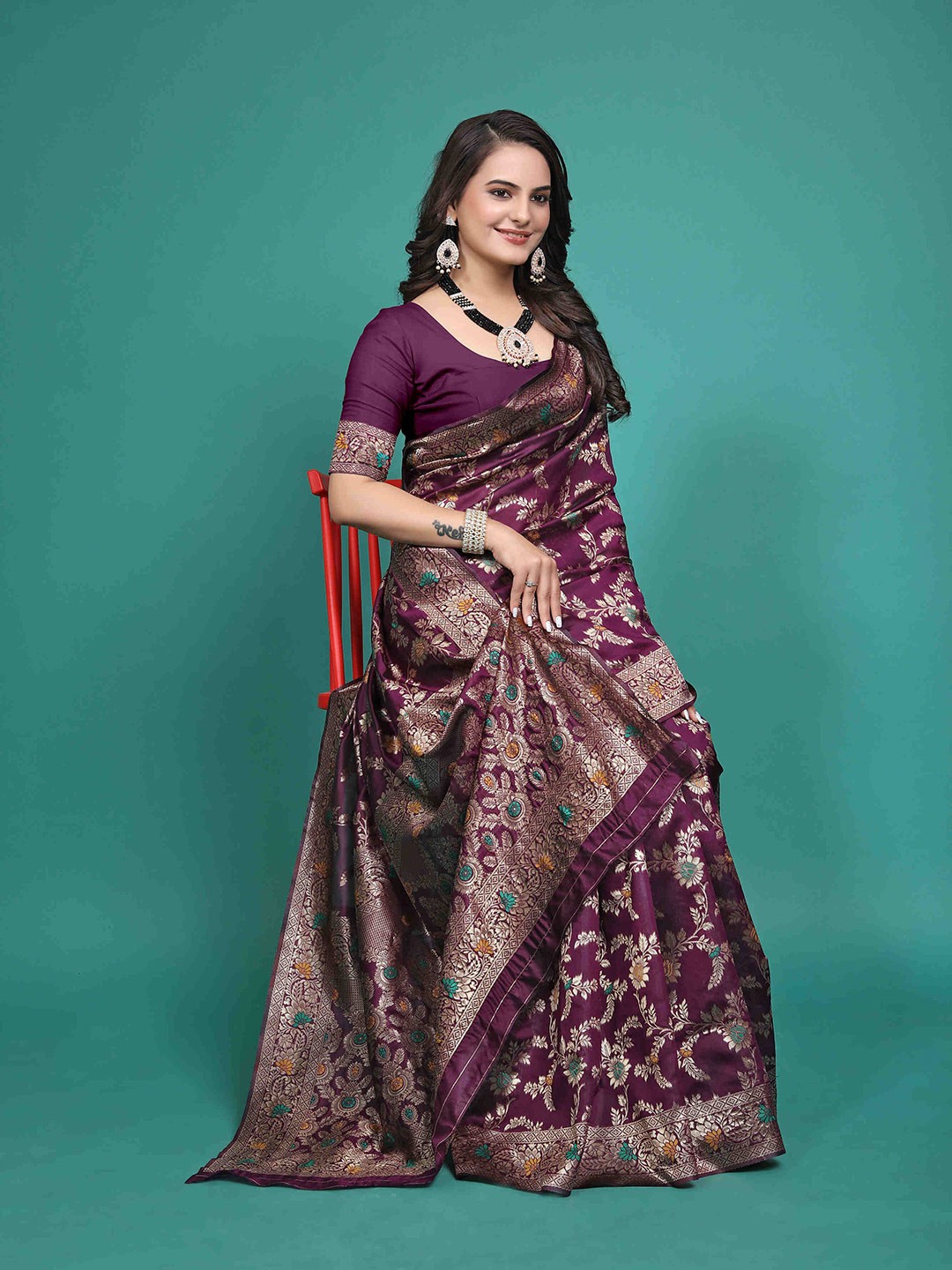 

Aagiri Zari Art Silk Banarasi Saree, Purple