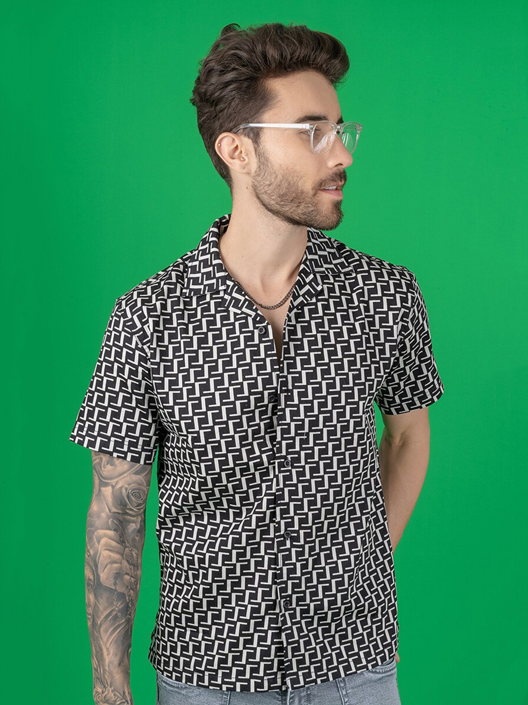 

PEPLOS Printed Spread Collar Short Sleeves Cotton Casual Shirt, Black