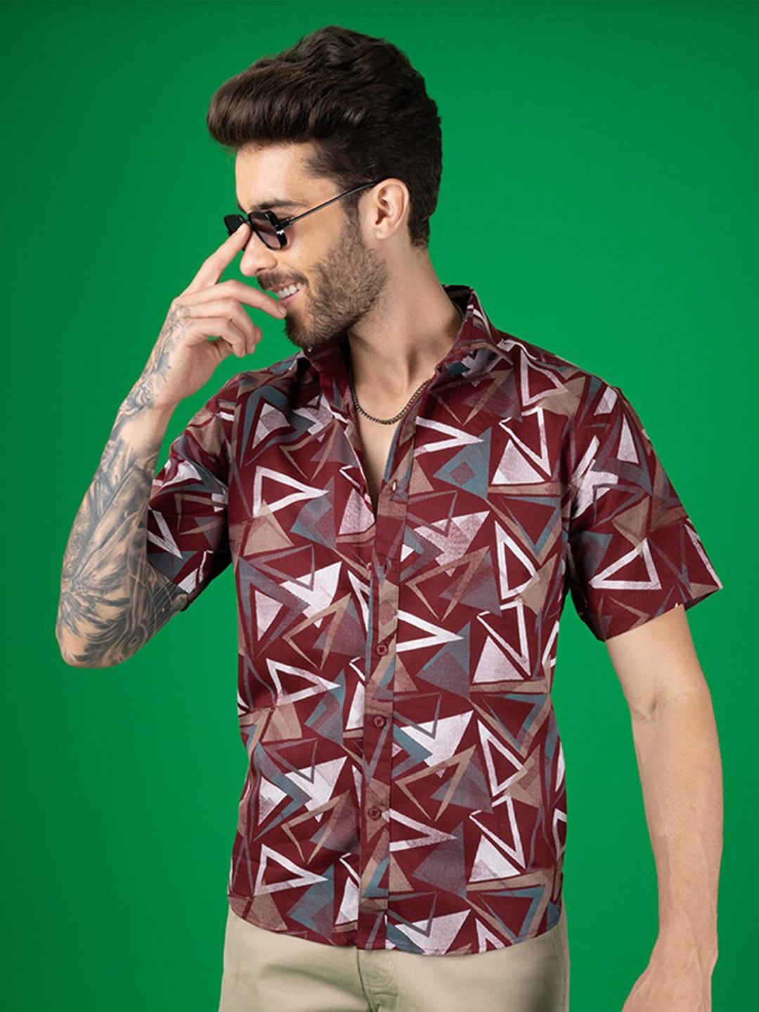 

PEPLOS Floral Printed Spread Collar Short Sleeves Cotton Casual Shirt, Maroon