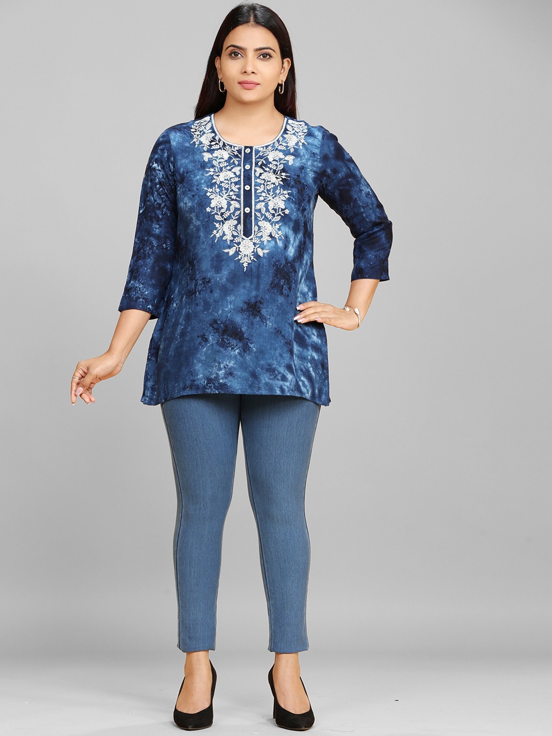 

COTTON CULTURE Floral Embroidered Yoke Design Thread Work Short Kurta, Navy blue