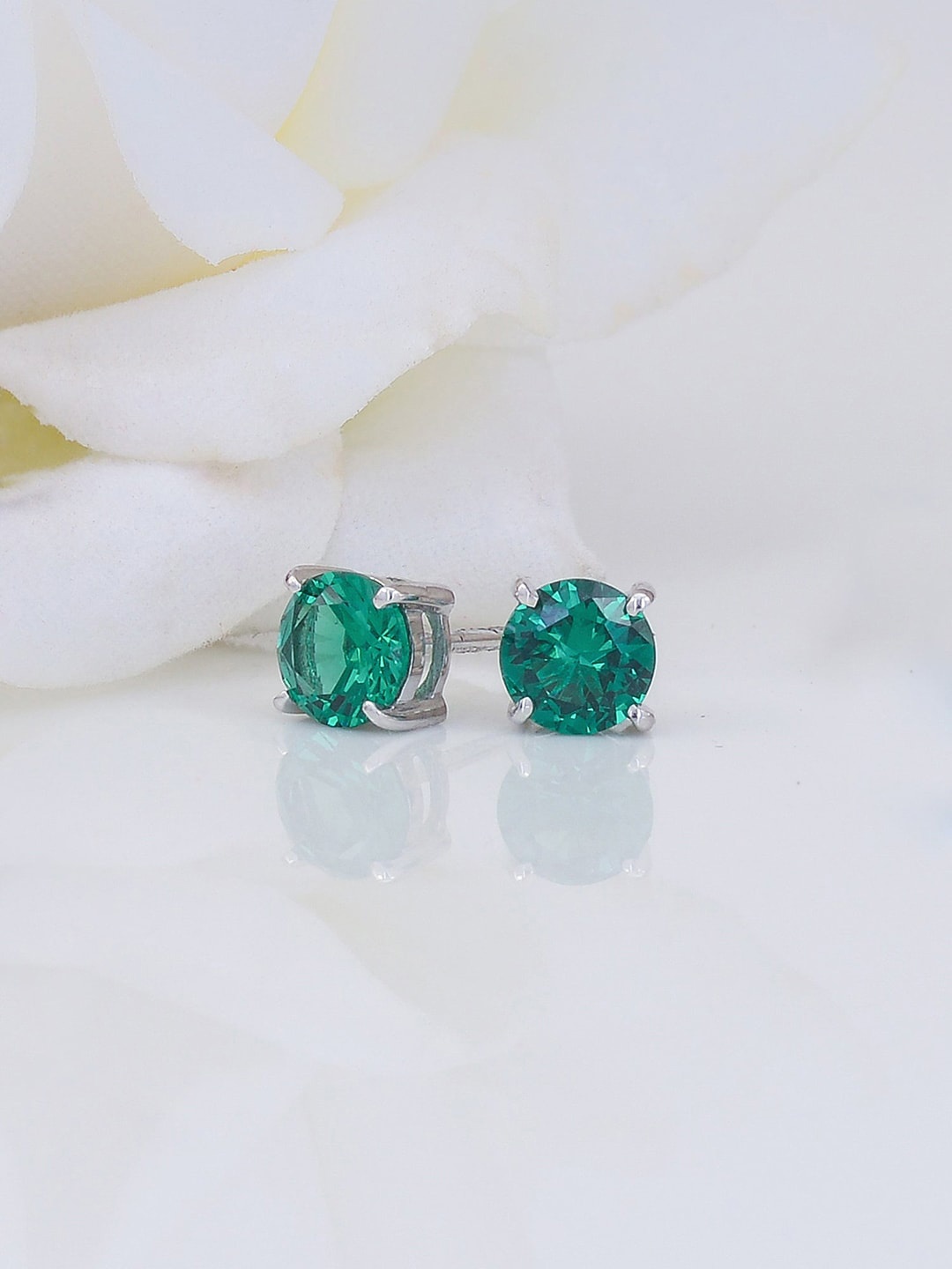 

Ornate Jewels 925 Sterling Silver Emerald Solitaire Stud Earrings