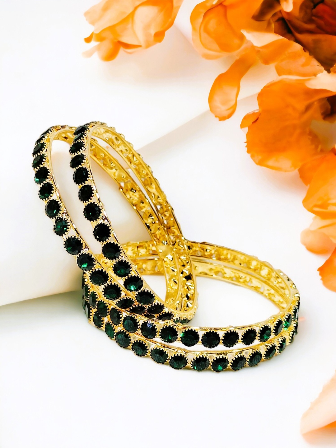 

FEMMIBELLA Set Of 4 Gold Plated Stone Studded Bangles