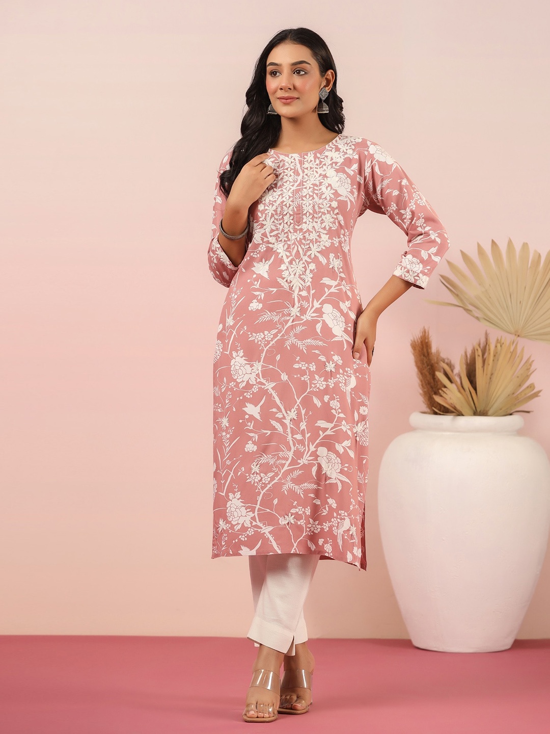 

INDYES Floral Printed Straight Kurta, Peach