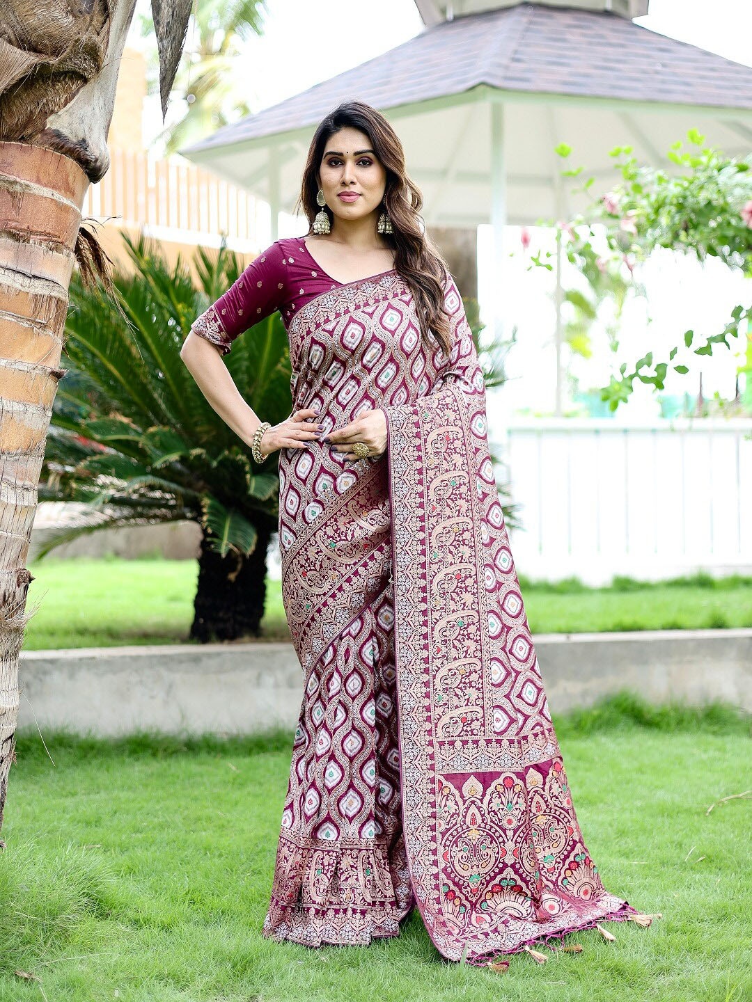 

WELL TEX Woven Design Zari Silk Blend Kanjeevaram Saree, Purple