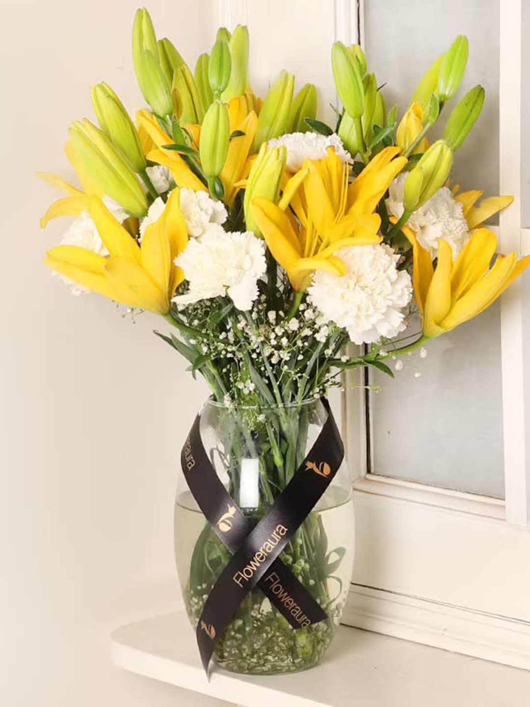 

Floweraura Yellow & White 16 Pieces Carnations & Lilies Fresh Flowers In Vase