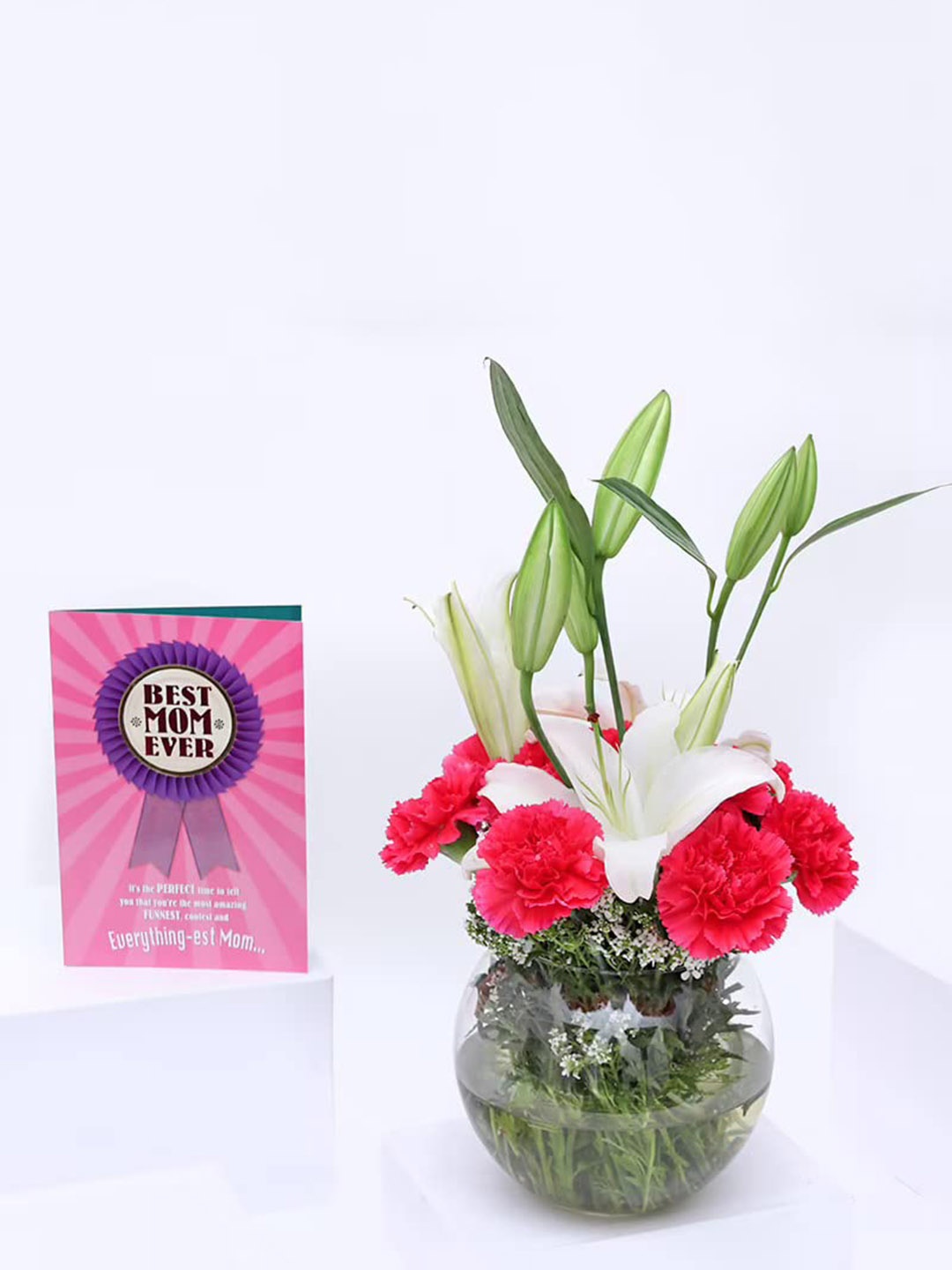 

Floweraura Red& White 10 Pieces Carnations & Lilies Fresh Flowers In Vase