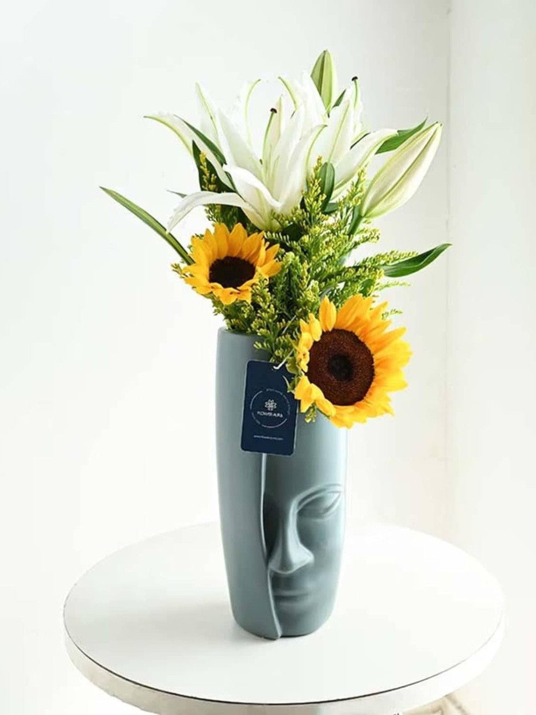 

Floweraura Yellow & White 4 Pieces Sunflower & Lily Fresh Flowers In Vase