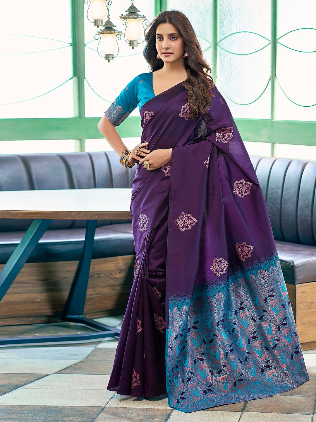 

Satrani Floral Zari Silk Blend Banarasi Saree, Purple