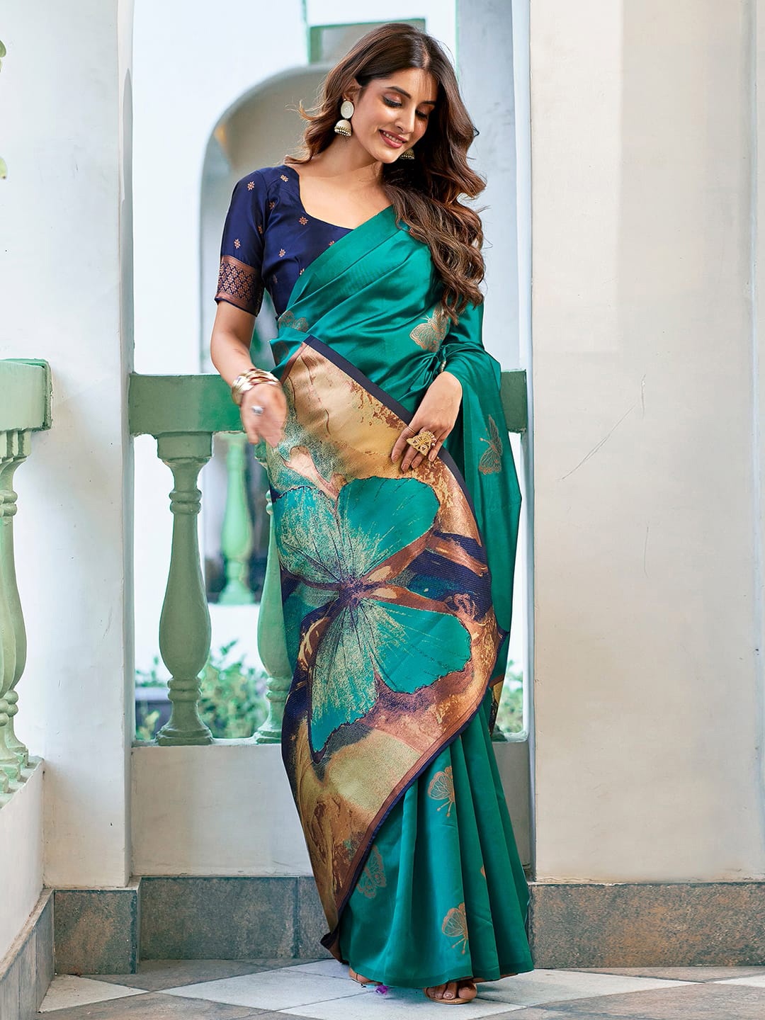 

Satrani Floral Zari Silk Blend Banarasi Saree, Teal