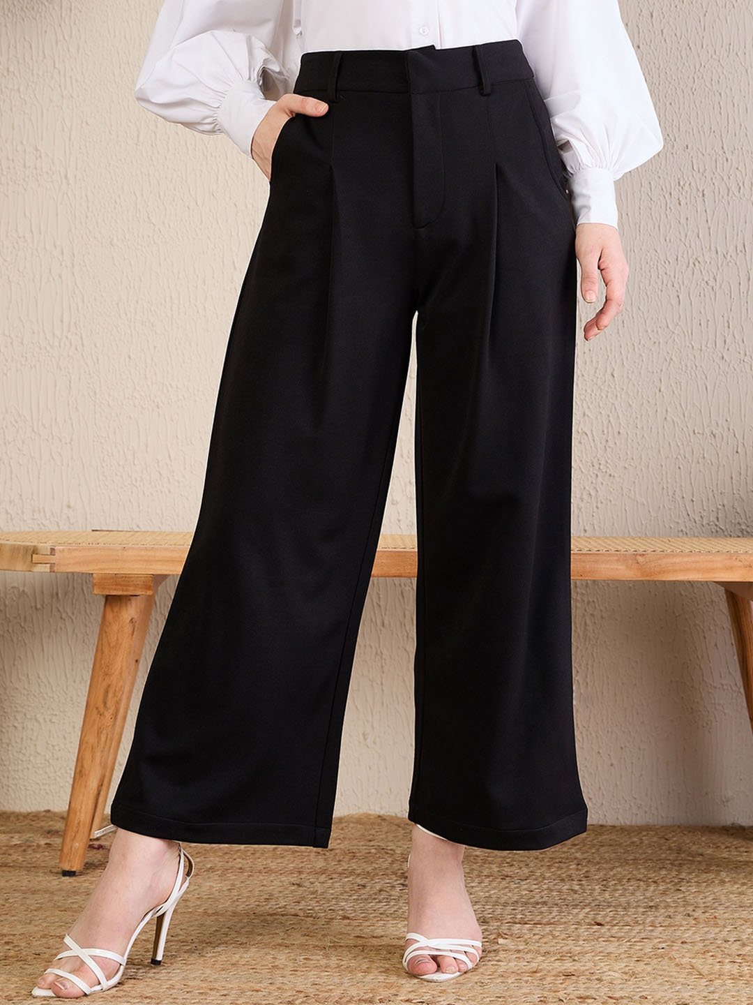 

MAGRE Women Flex Fit Relaxed Mid-Rise Pleated Twill Parallel Trousers, Black