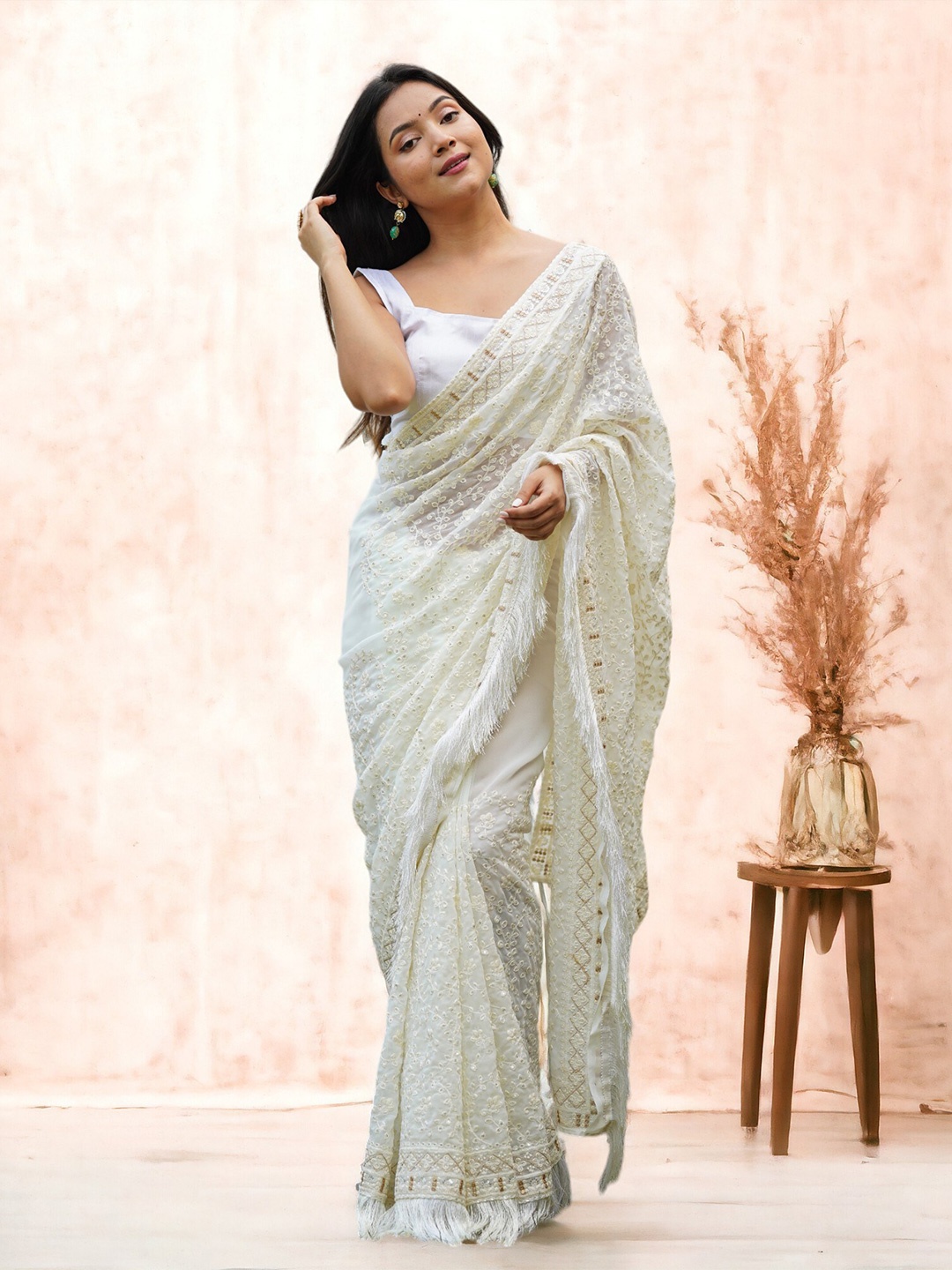 

Vastrasky Global Ethnic Motifs Embroidered Organza Saree, White