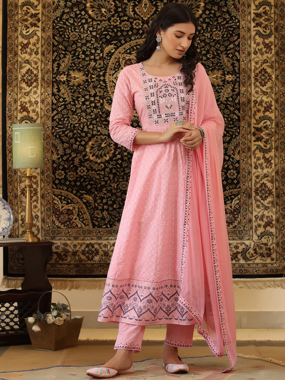 

SCAKHI Ethnic Motifs Round Neck Three-Quarter Sleeves Pure Cotton Kurta Set, Pink
