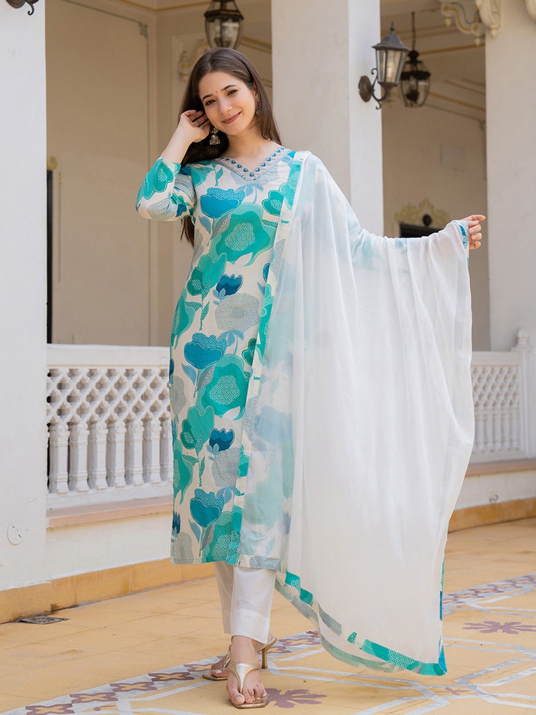 

AHIKA White Floral Printed Gotta Patti Kurta With Trousers & Dupatta