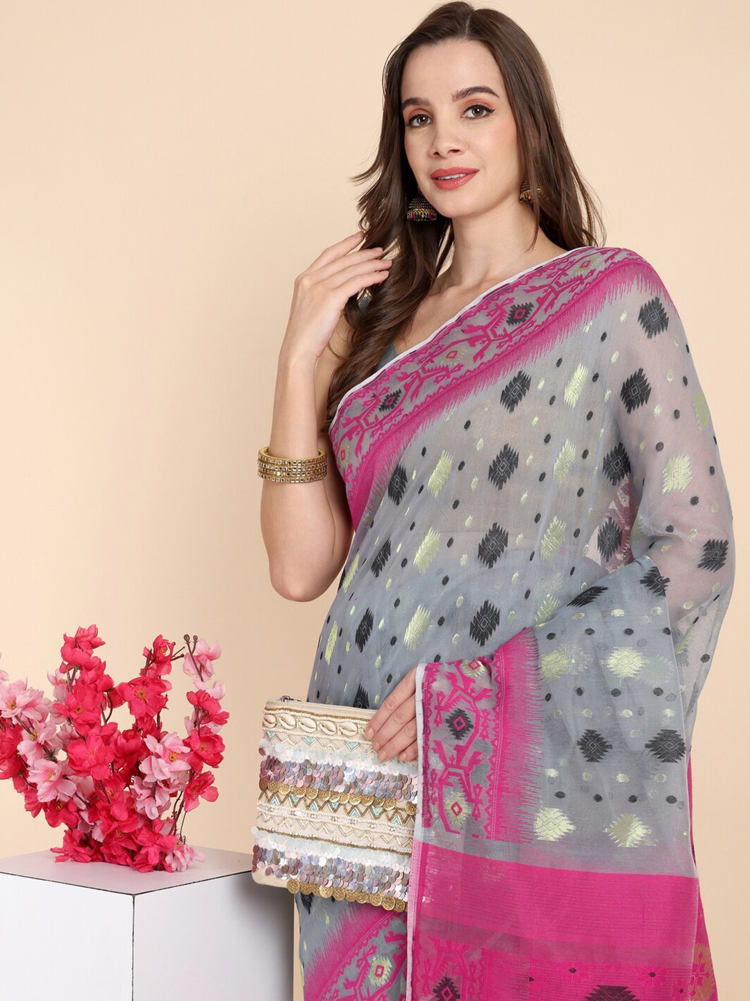 

SLAGHA Woven Design Jamdani Saree, Grey