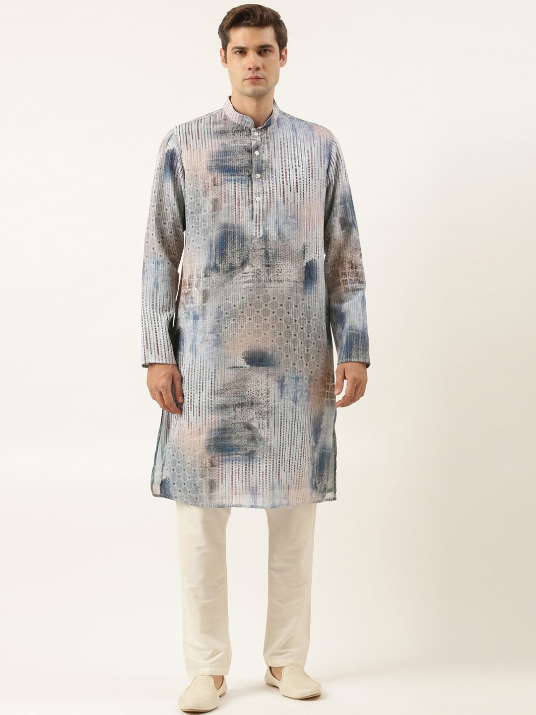 

TheEthnic.Co Mandarin Collar Long Sleeves Sequinned Embroidered Straight Kurta with Pyjama, Blue