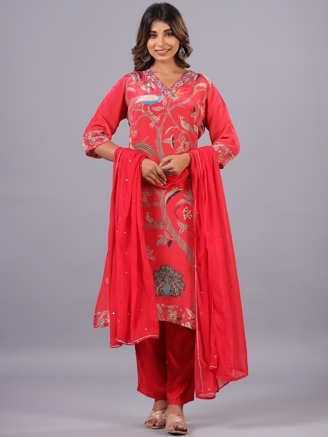 

Amchoor Floral Printed Regular V-Neck Straight Kurta With Trousers & Dupatta, Red