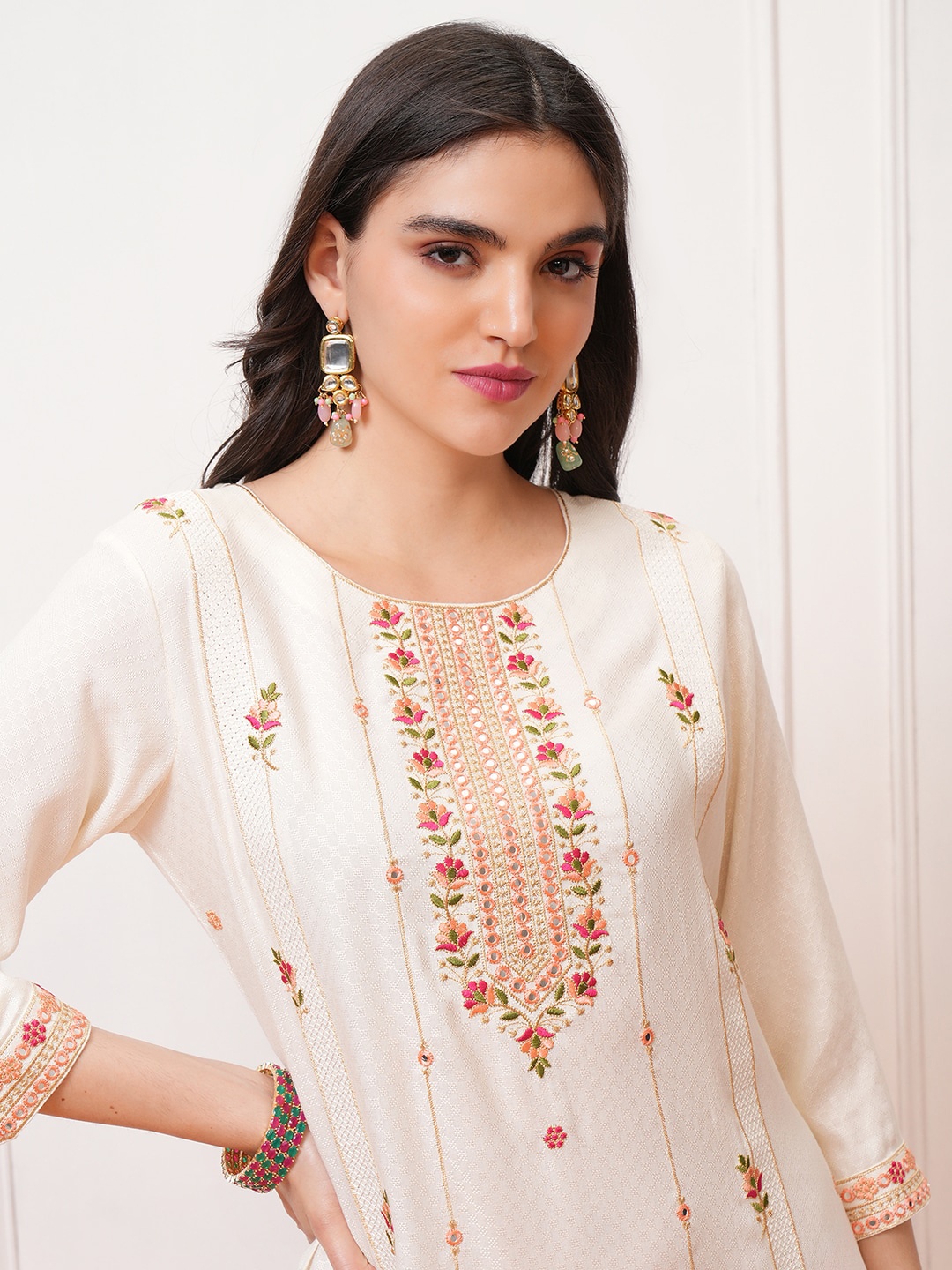 Vishudh Floral Embroidered Round Neck Thread Work Straight Kurta, Off white