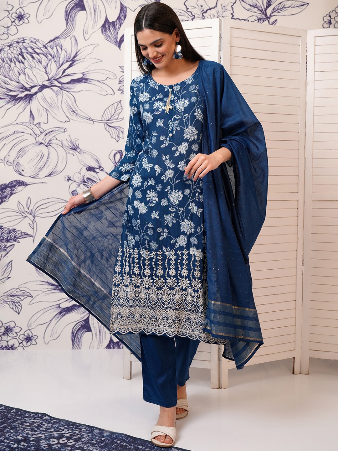 

Vishudh Floral Printed Regular Kurta with Trousers & With Dupatta, Blue