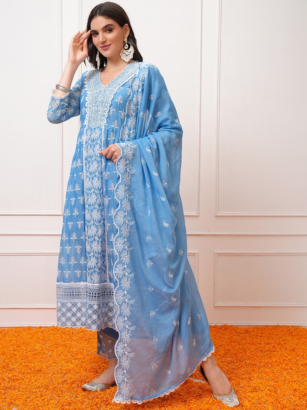 

Vishudh Floral Embroidered V-Neck Three-Quarter Sleeves Pure Cotton Kurta Set, Blue