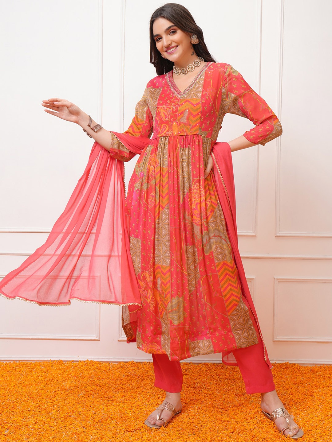 

Vishudh Floral Printed Regular Beads and Stones Kurta with Trouser & Dupatta, Pink