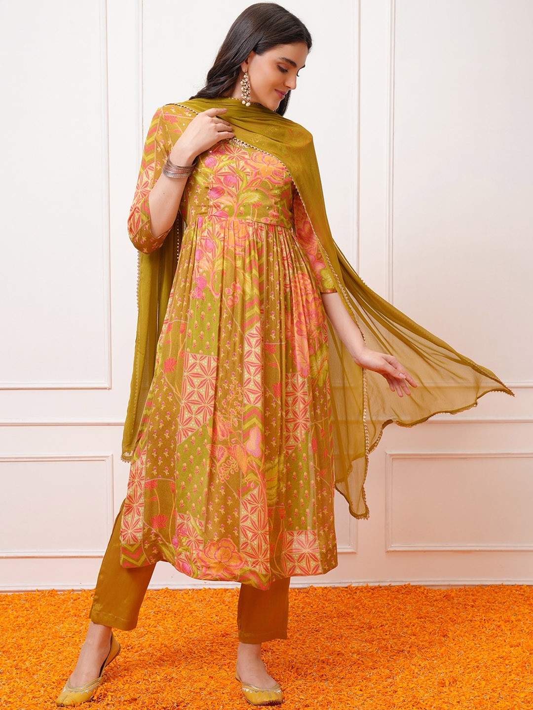 

Vishudh Floral Printed Regular Kurta with Trousers & With Dupatta, Green