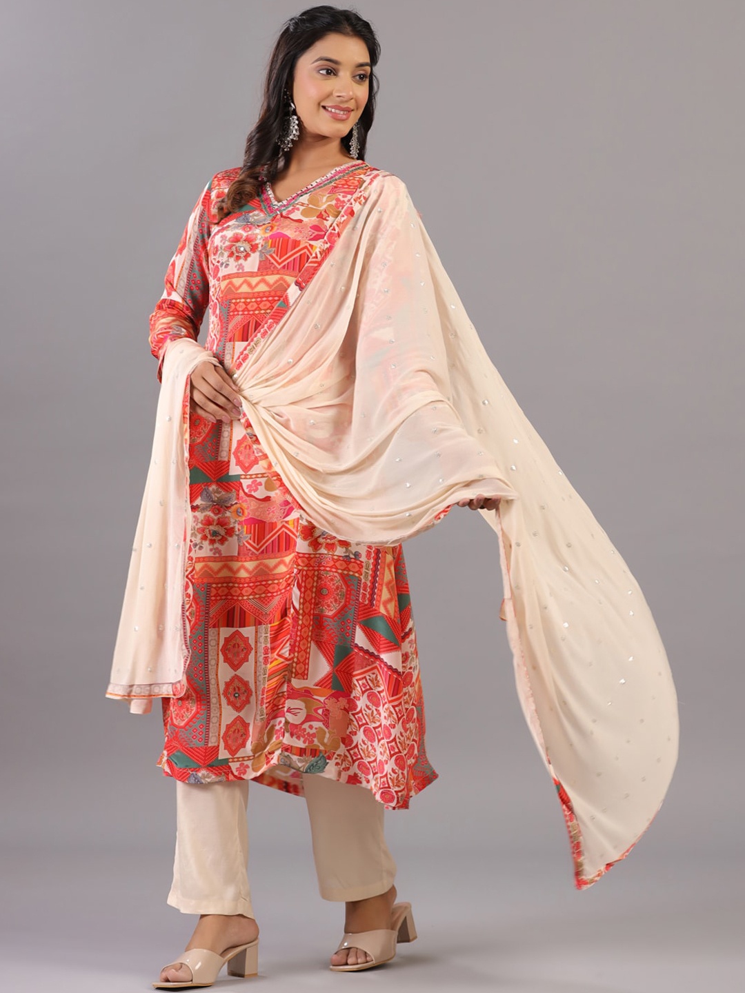 

Amchoor Geometric Printed Mirror Work High-Low A-Line Kurta With Trousers & Dupatta, Off white