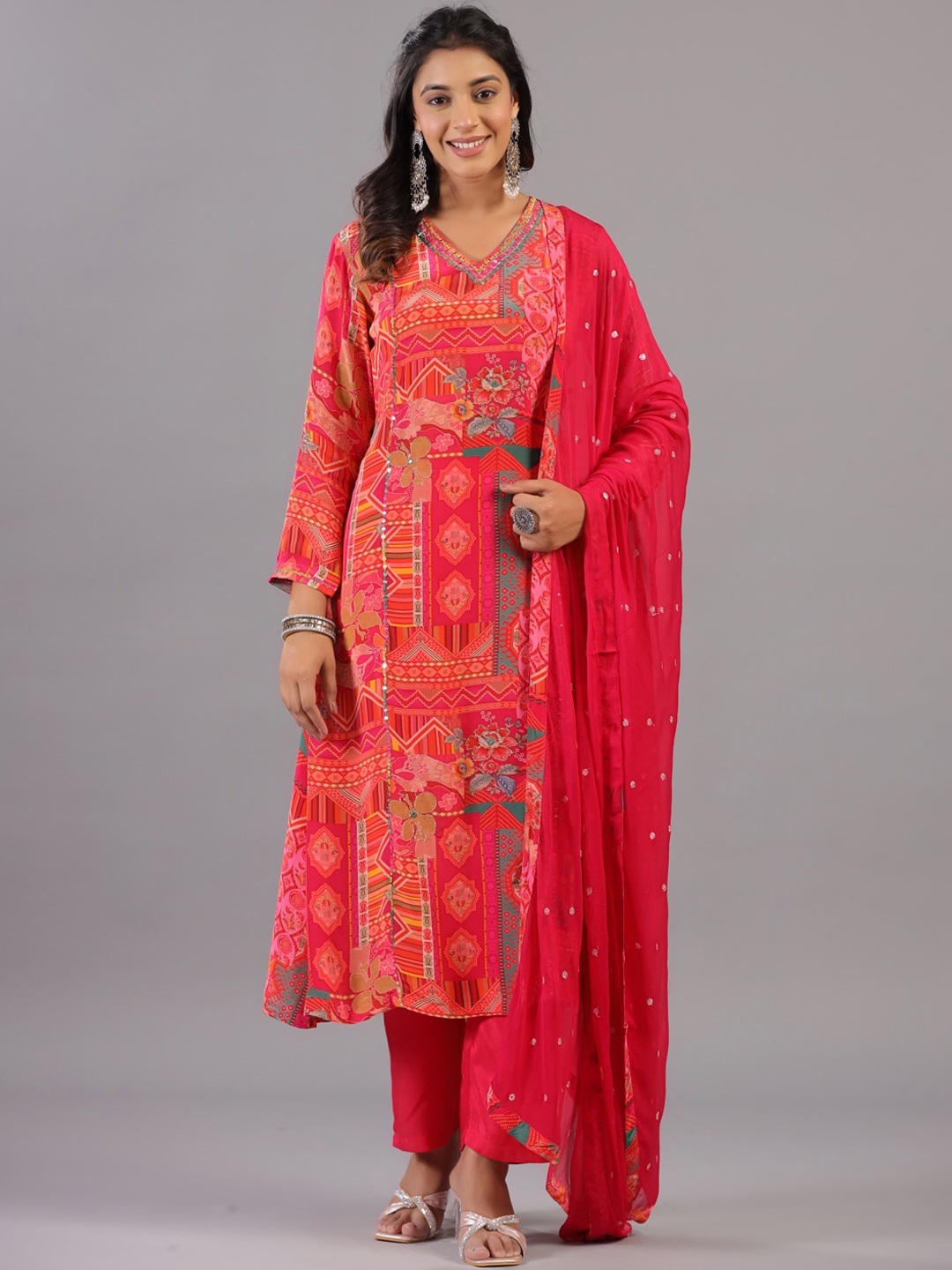 

Amchoor Geometric Printed Mirror Work Kurta With Trousers & Dupatta, Pink