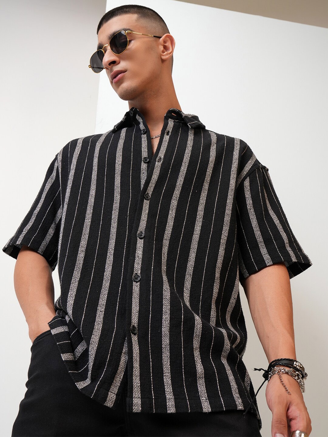

HIGHLANDER Men Oversized Textured Dobby Striped Shirt, Black