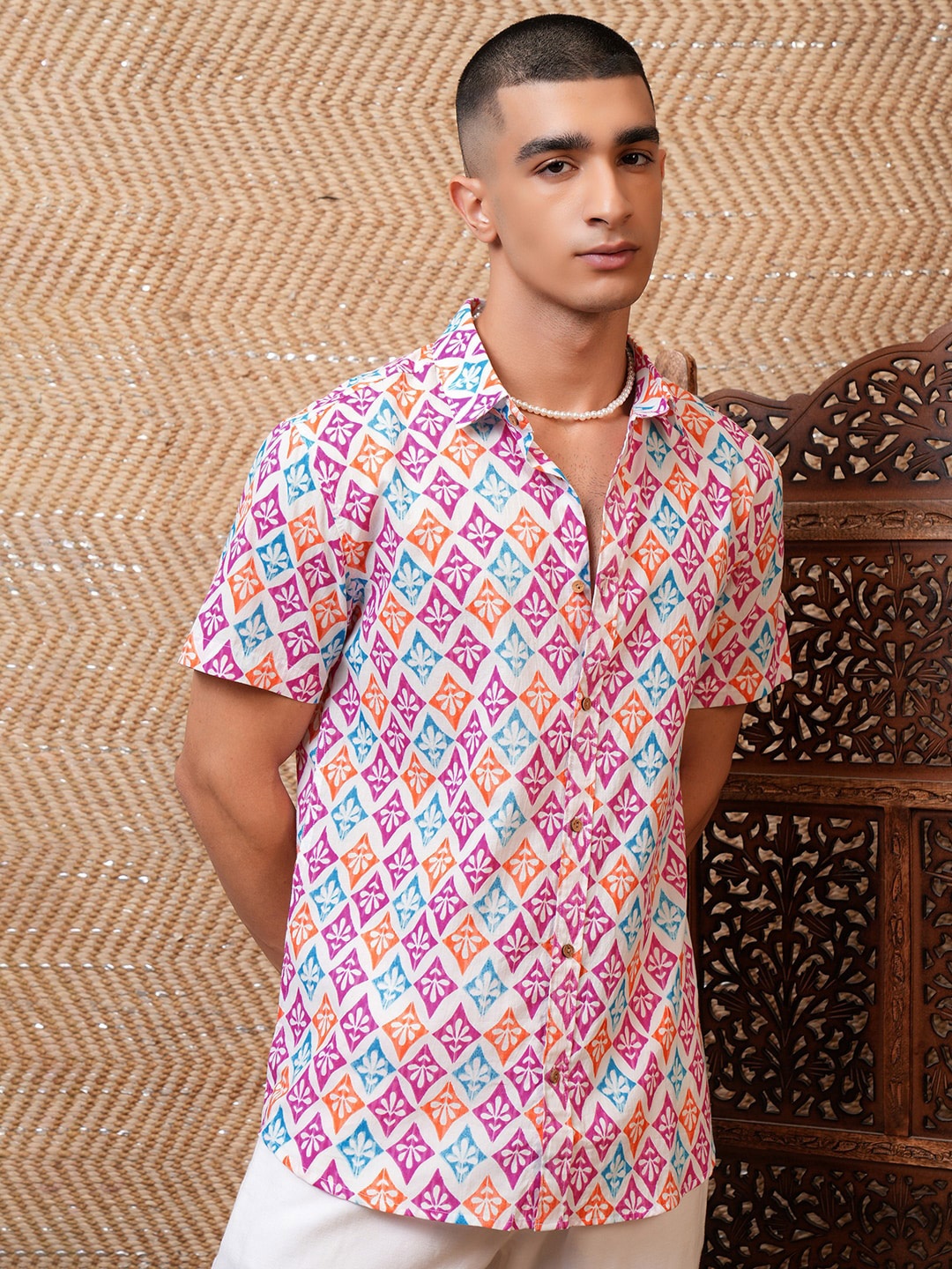 

HIGHLANDER Slim Fit Geometric Cotton Printed Casual Shirt, Pink