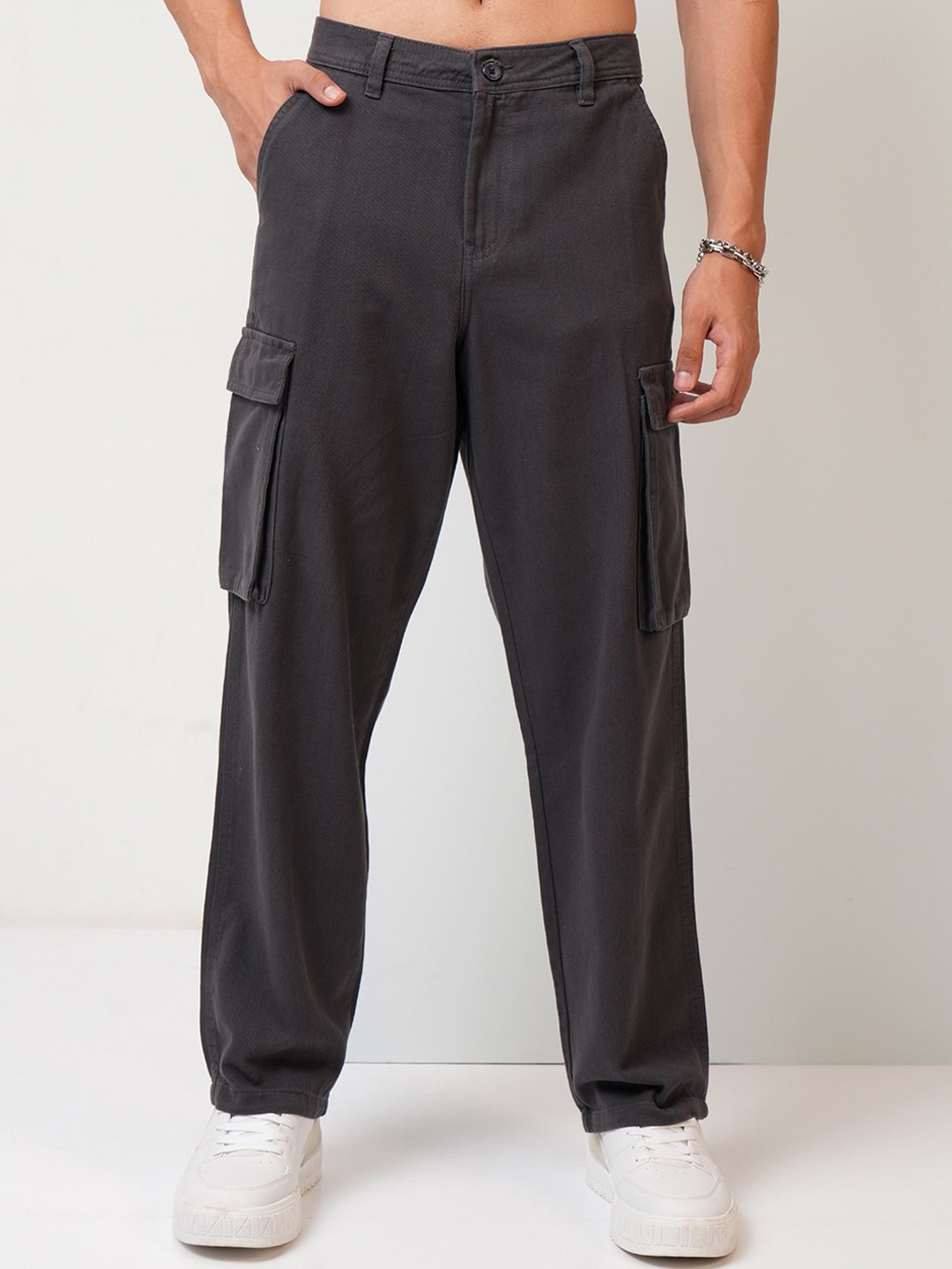 

HIGHLANDER Men Mid-Rise Zip Flat-Front Chinos Regular Fit Trouser, Grey