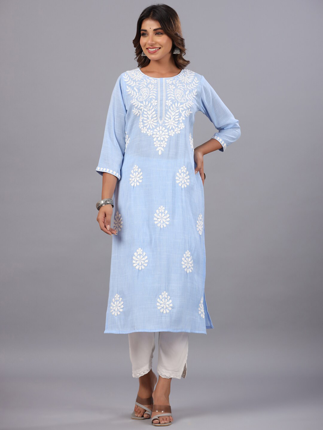 

Amchoor Ethnic Motifs Embroidered Round Neck Straight Kurta, Blue