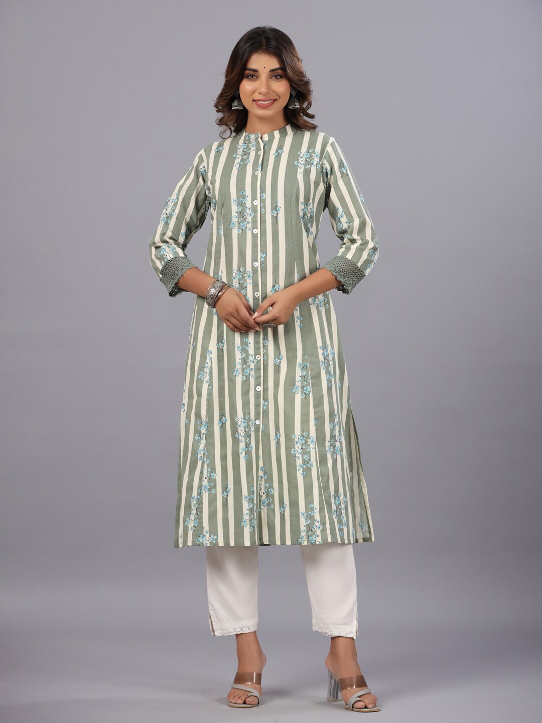 

Amchoor Floral Printed Pure Cotton Mandarin Collar A-Line Kurta, Green
