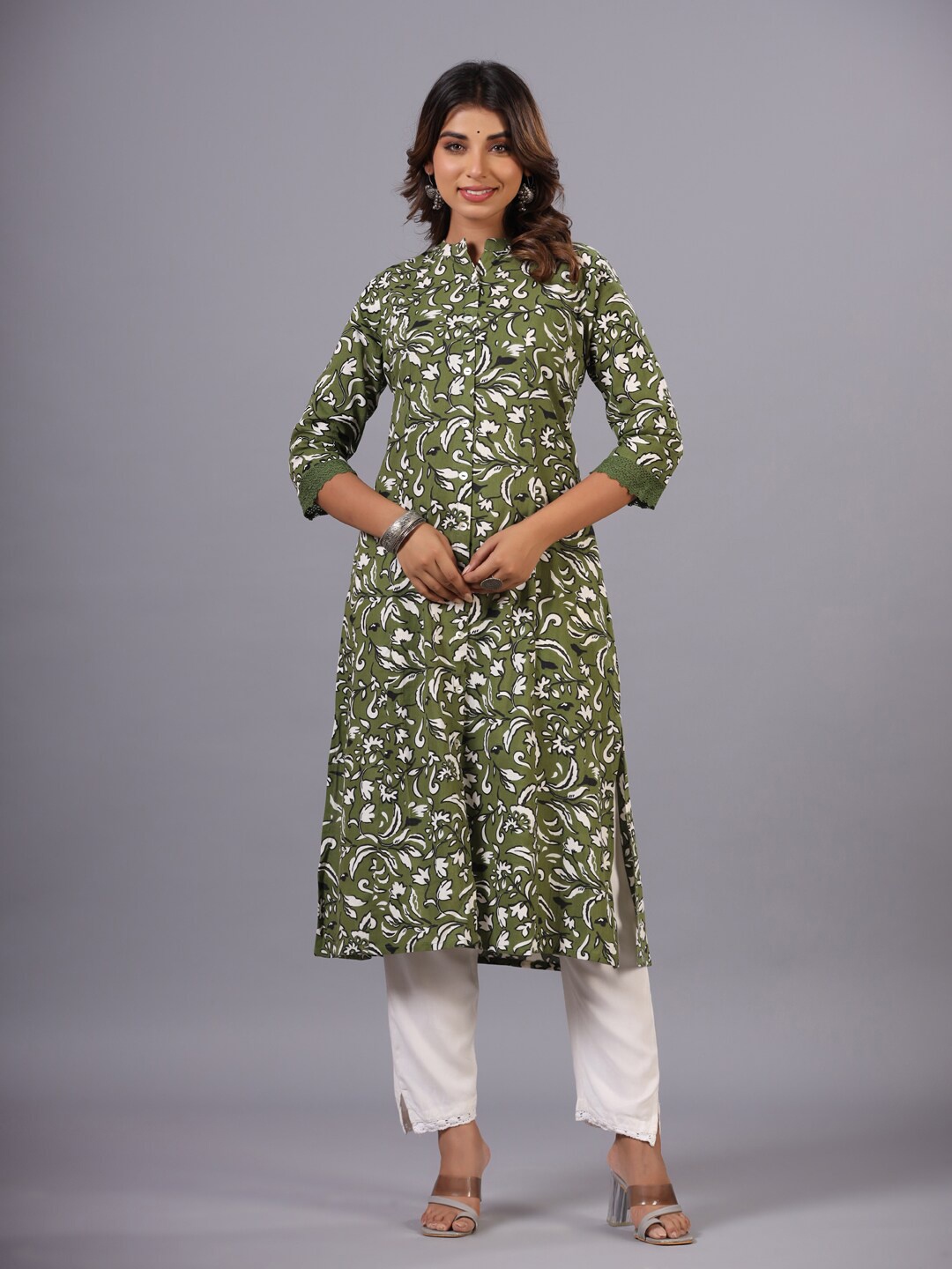 

Amchoor Floral Printed Pure Cotton Mandarin Collar A-Line Kurta, Green