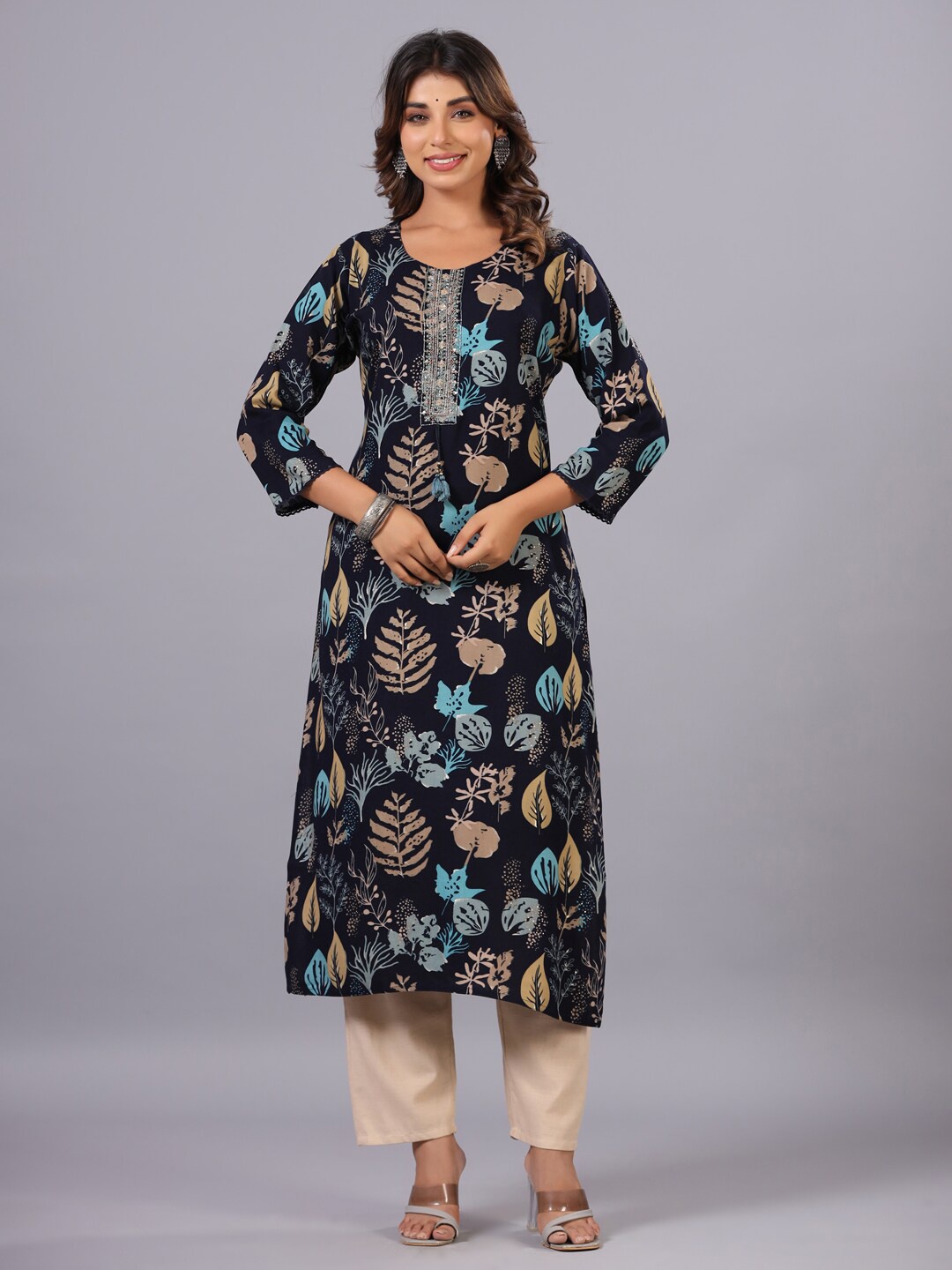 Amchoor Floral Printed Round Neck Straight Kurta, Navy blue