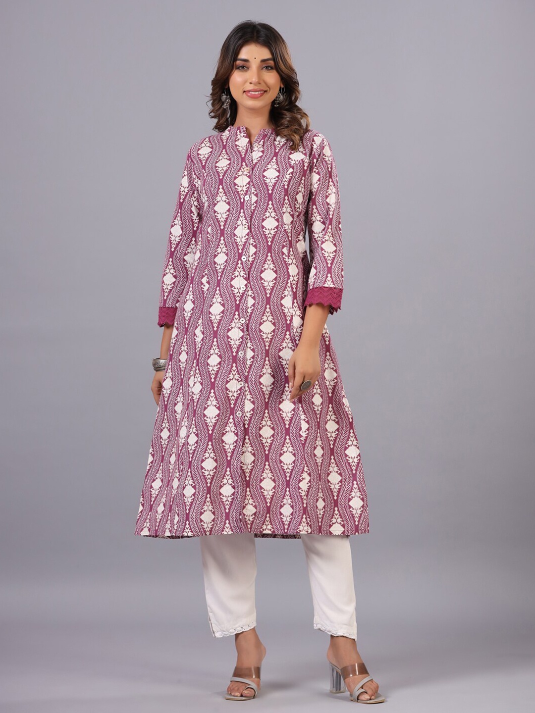

Amchoor Floral Printed Cotton Straight Princess Cut Kurta, Purple