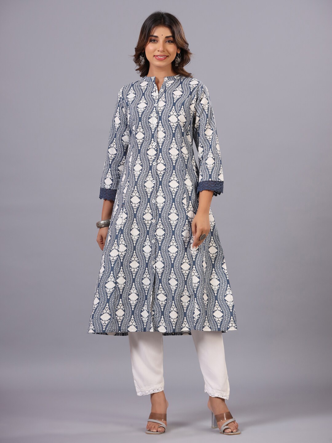 

Amchoor Blue Ethnic Motifs Printed Princess Cut Mandarin Collar A-Line Kurta