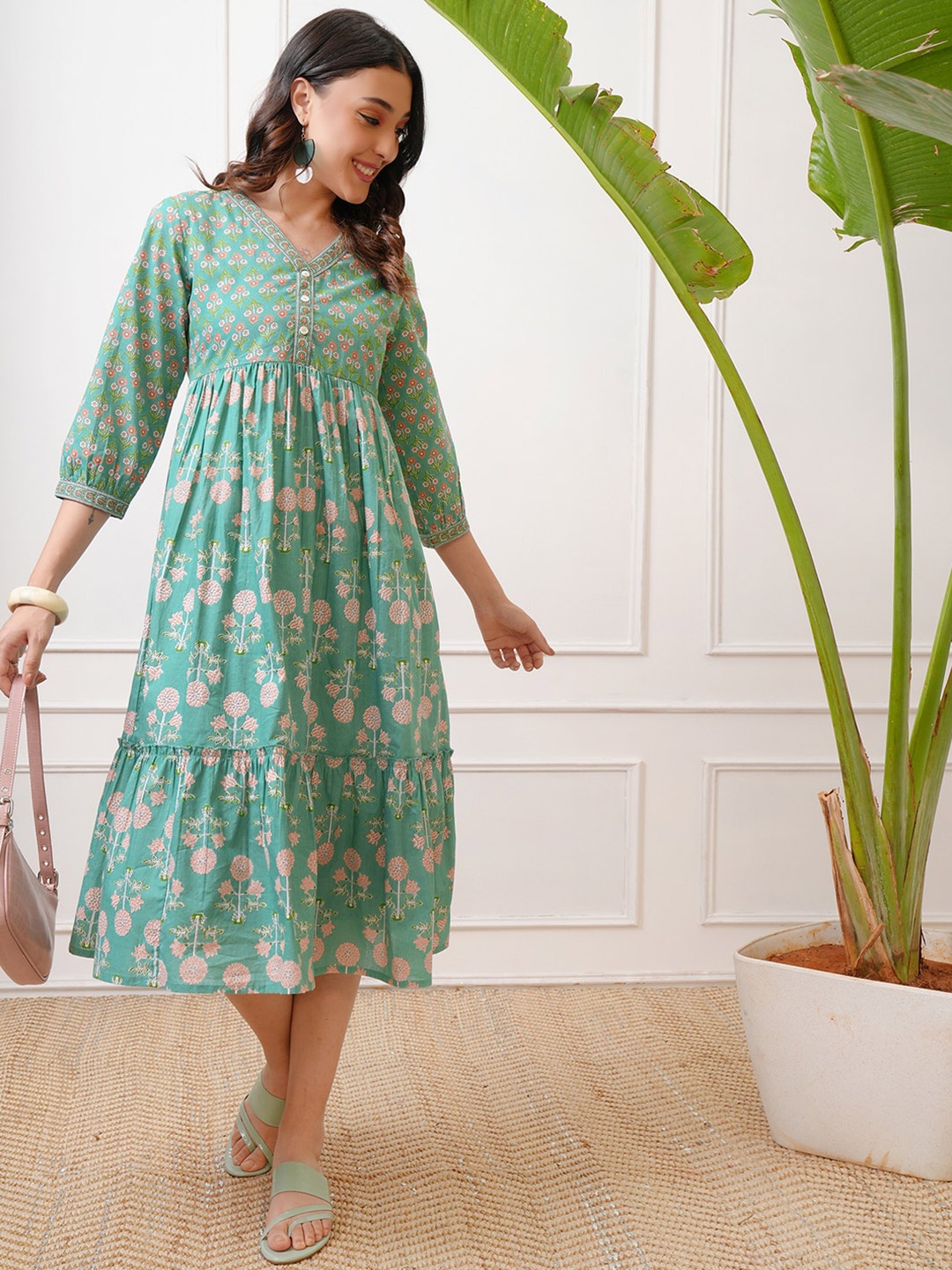 

Vishudh Green Floral Print Fit and Flare Midi Dress