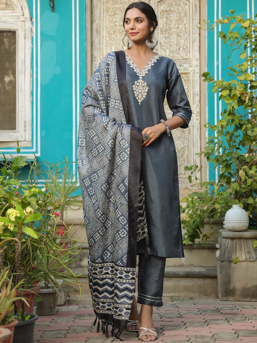 

KALINI Floral Yoke Design Regular Thread Work Kurta with Trouser & Dupatta, Grey