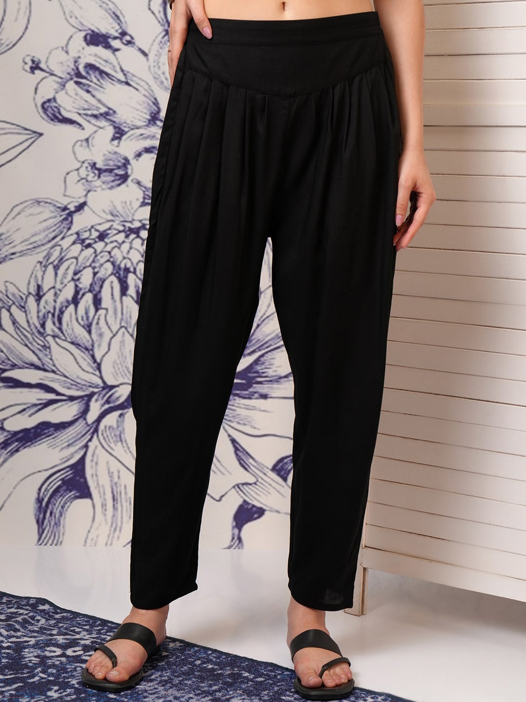 

Vishudh Women Pleated Trousers, Black