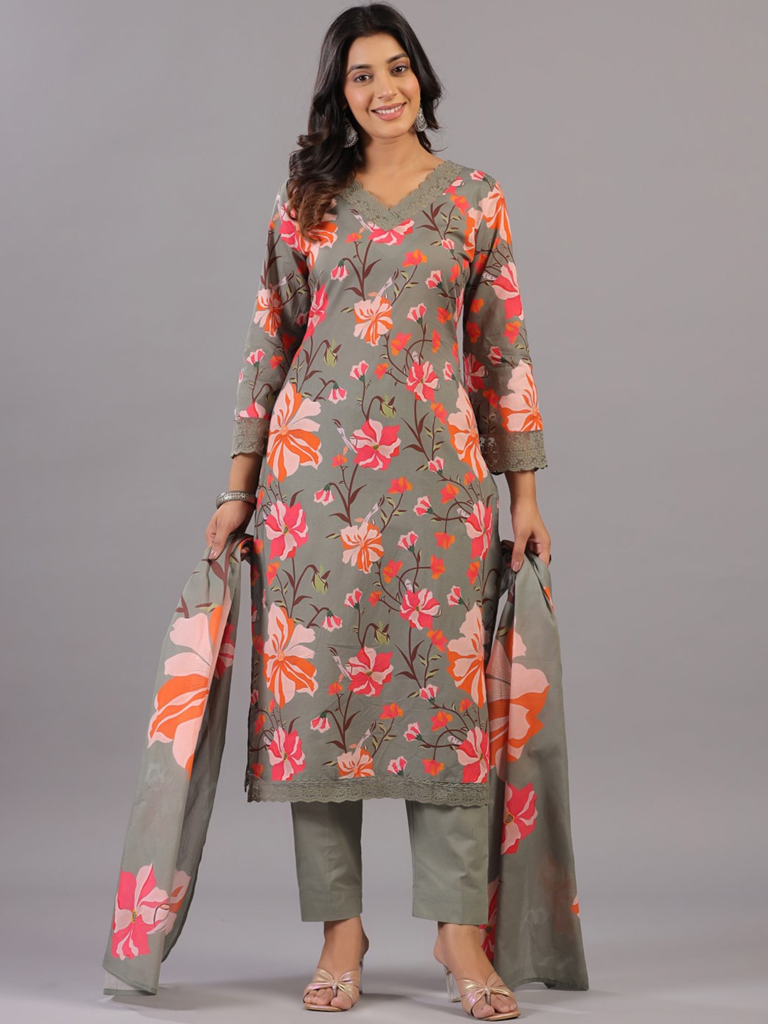 

Amchoor Floral Printed Thread Work V-Neck Kurta with Trousers & Dupatta, Grey melange